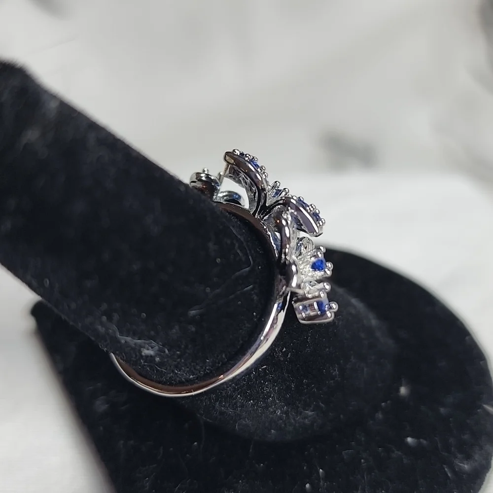 🎄NWOT STERLING SILVER FLORAL RING🎄
